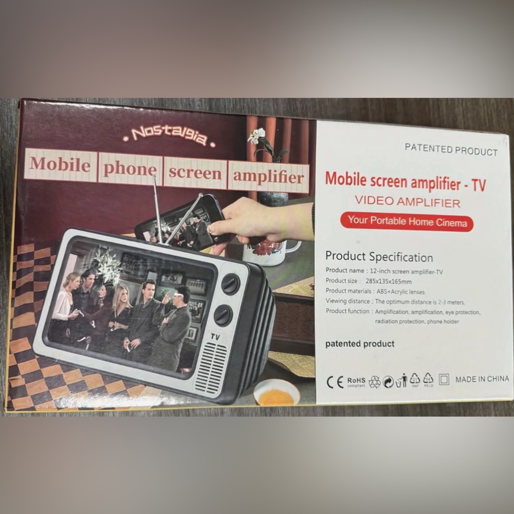 Nostalgia Retro Black and Silver Phone Screen Amplifier